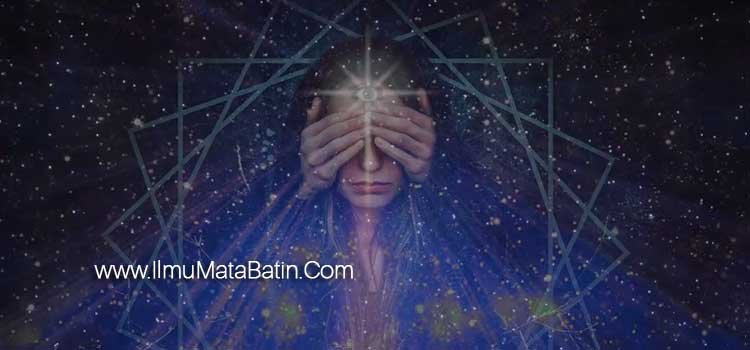 Perbedaan-Mata-Batin-dengan-Indera-Ke-Enam